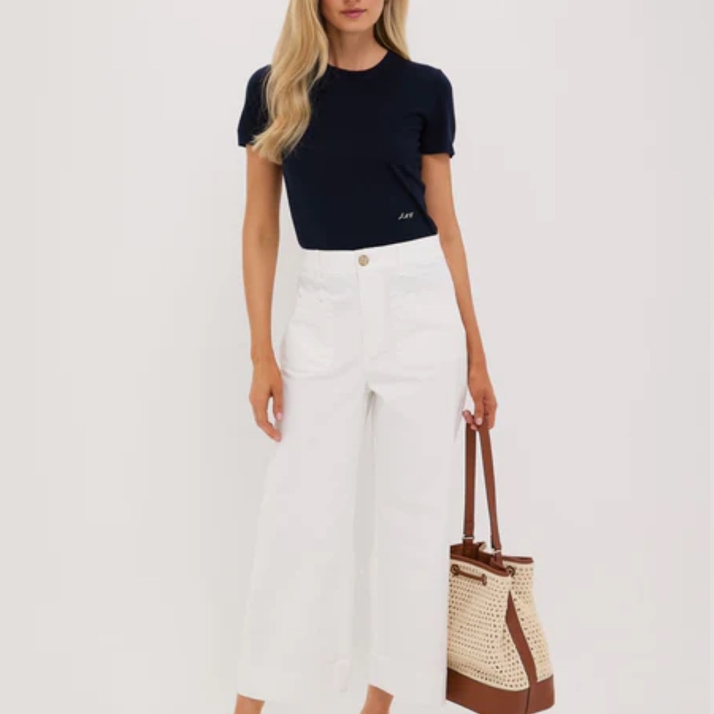 White pants with scallop pocket NWT